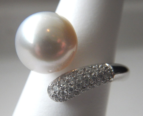 white gold pearl and diamond ring