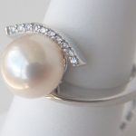 white gold pearl and diamond ring