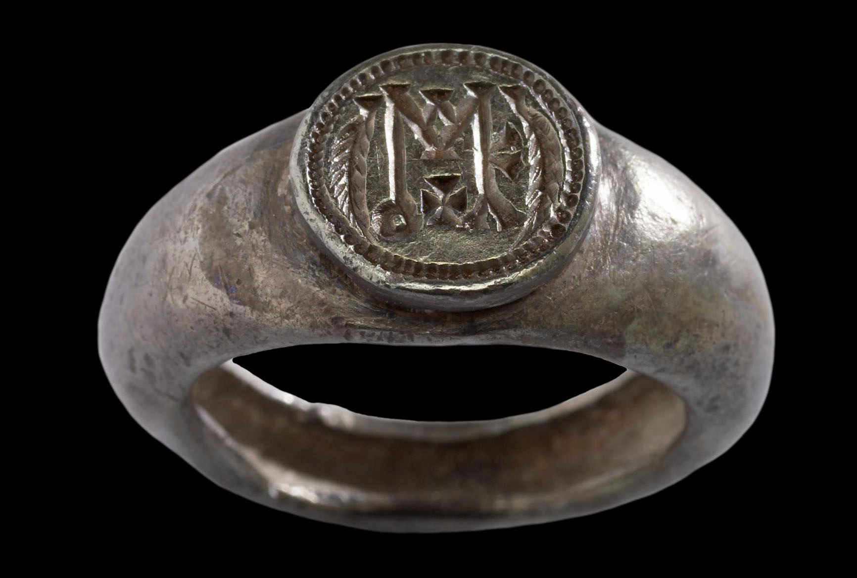 Самое древнее кольцо. Кольца Signet Ring. Баронский перстень. Перстни Боспорского царства. Перстень мормонов.