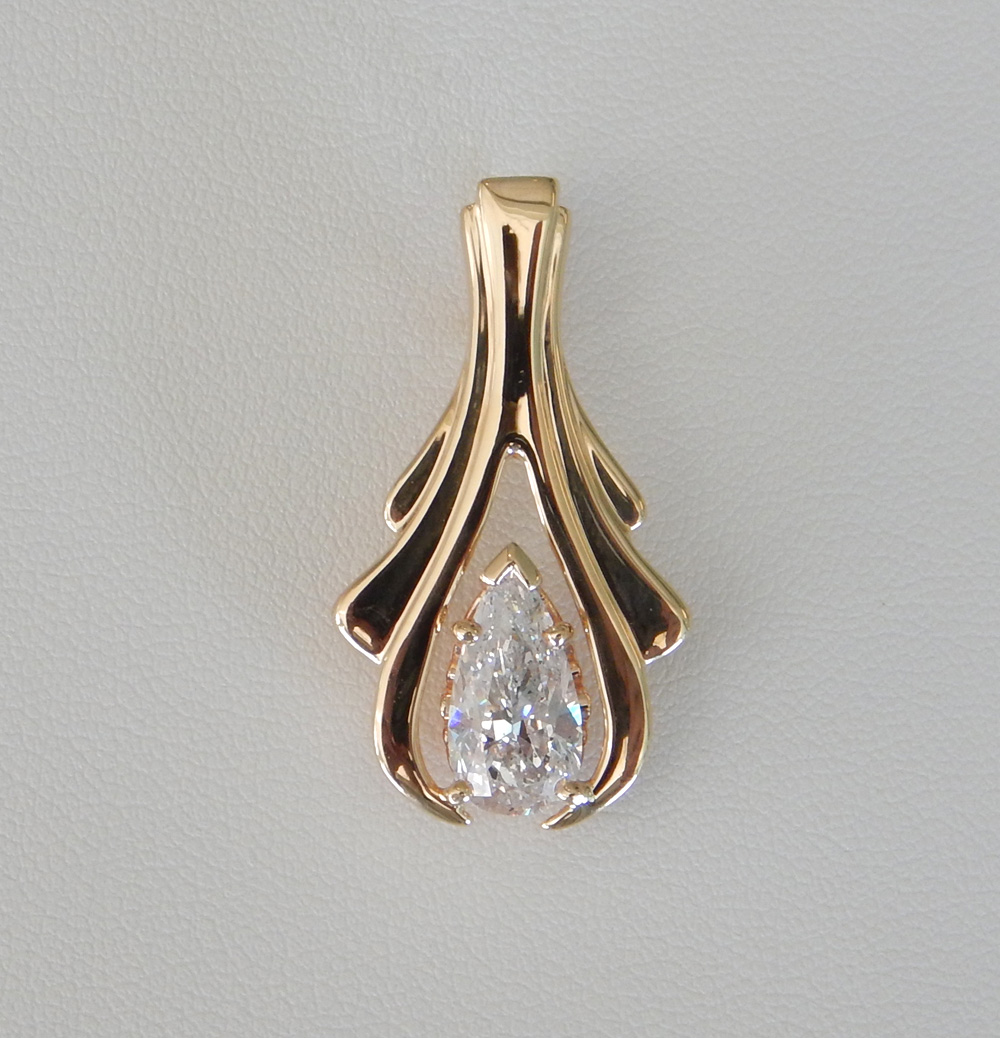 yellow gold pear shaped diamond pendant