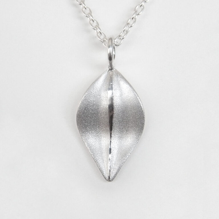 sterling silver small leaf pendant