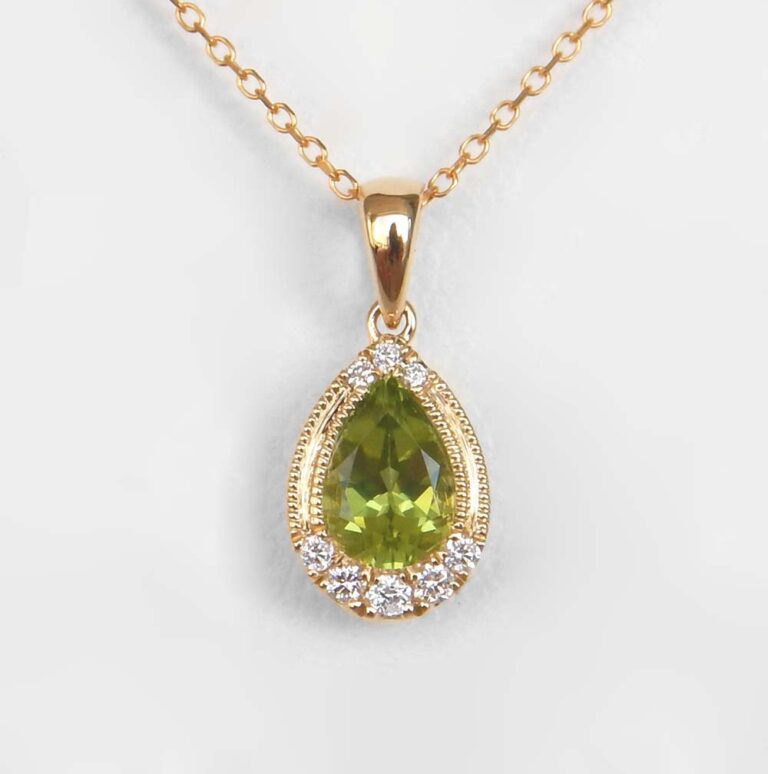 yellow gold peridot and diamond pendant