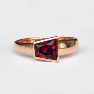 rose gold rhodolite garnet ring
