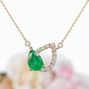 yellow gold pear shaped emerald and diamond necklace