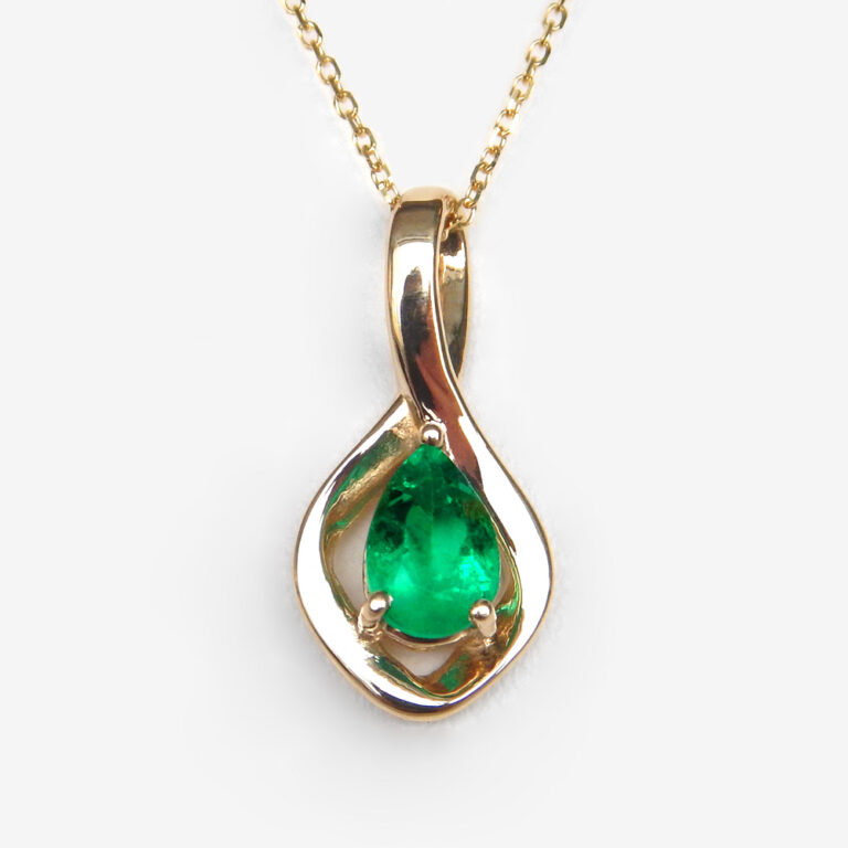 yellow gold emerald pendant